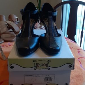 Black Heel sz 5.5